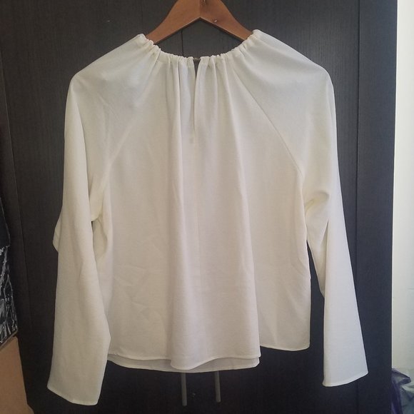 NWT CUT OUT ECRU WHITE BLOUSE - Picture 7 of 9